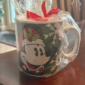 NWT Oversized Festive Mickey Mouse Holiday Mug